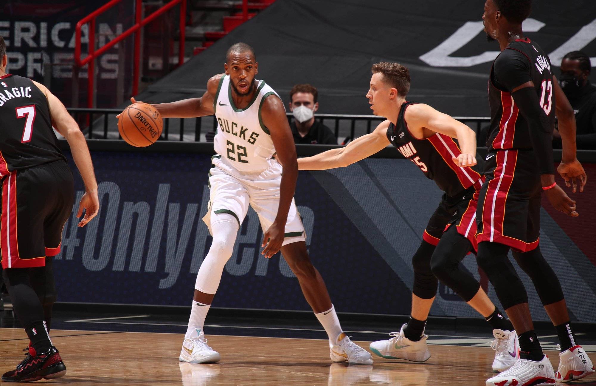 九游网站 -关于里程碑夜密尔沃基雄鹿临场应变,NBA总决赛加时末段刷纪录,震撼外界,赛季目标并未改变的信息