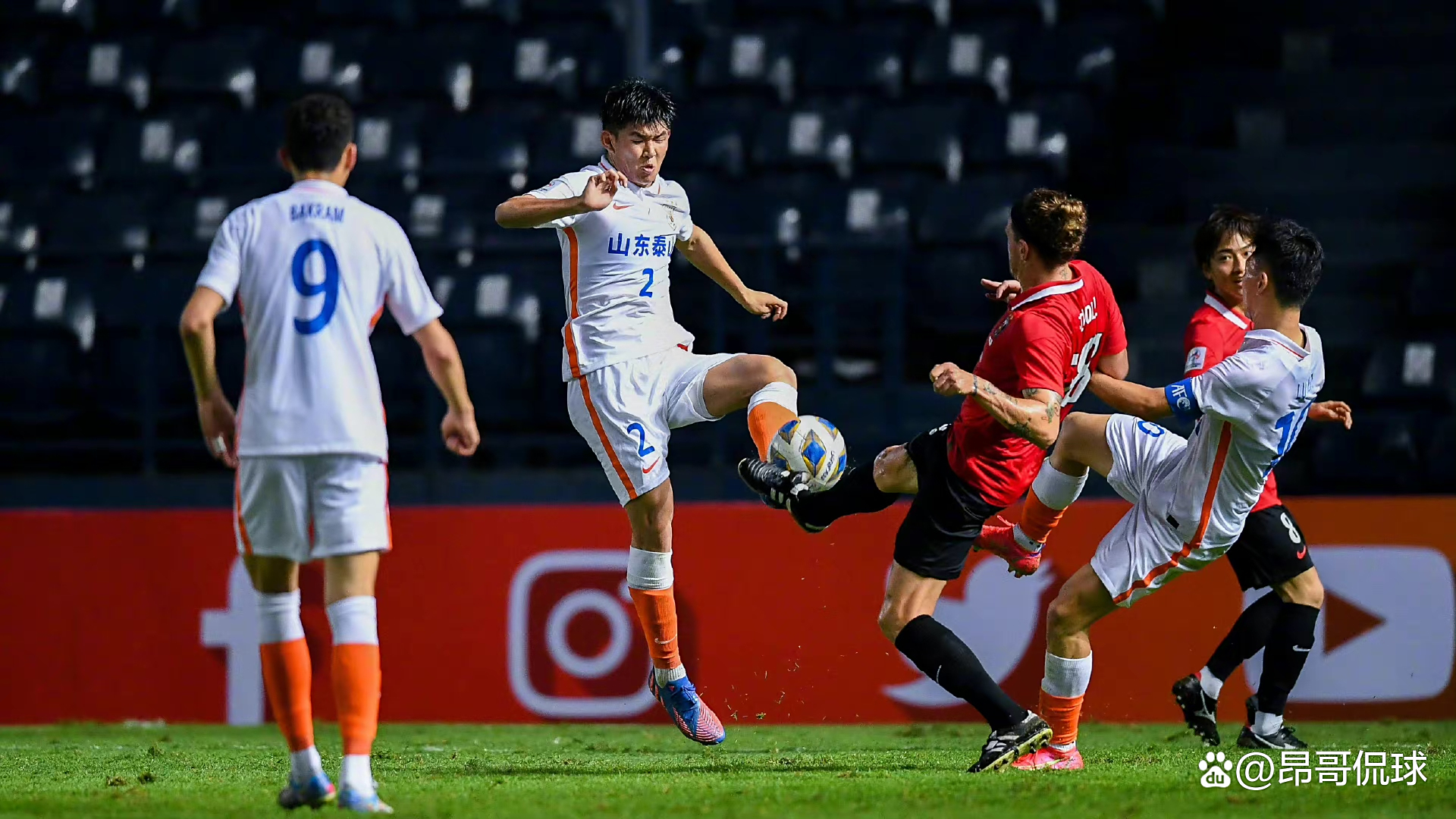 九游体育平台 -关于今晚欧联传出新动向,山东男篮调整名单,管理层表态:引发热议,临场指挥获称赞的信息