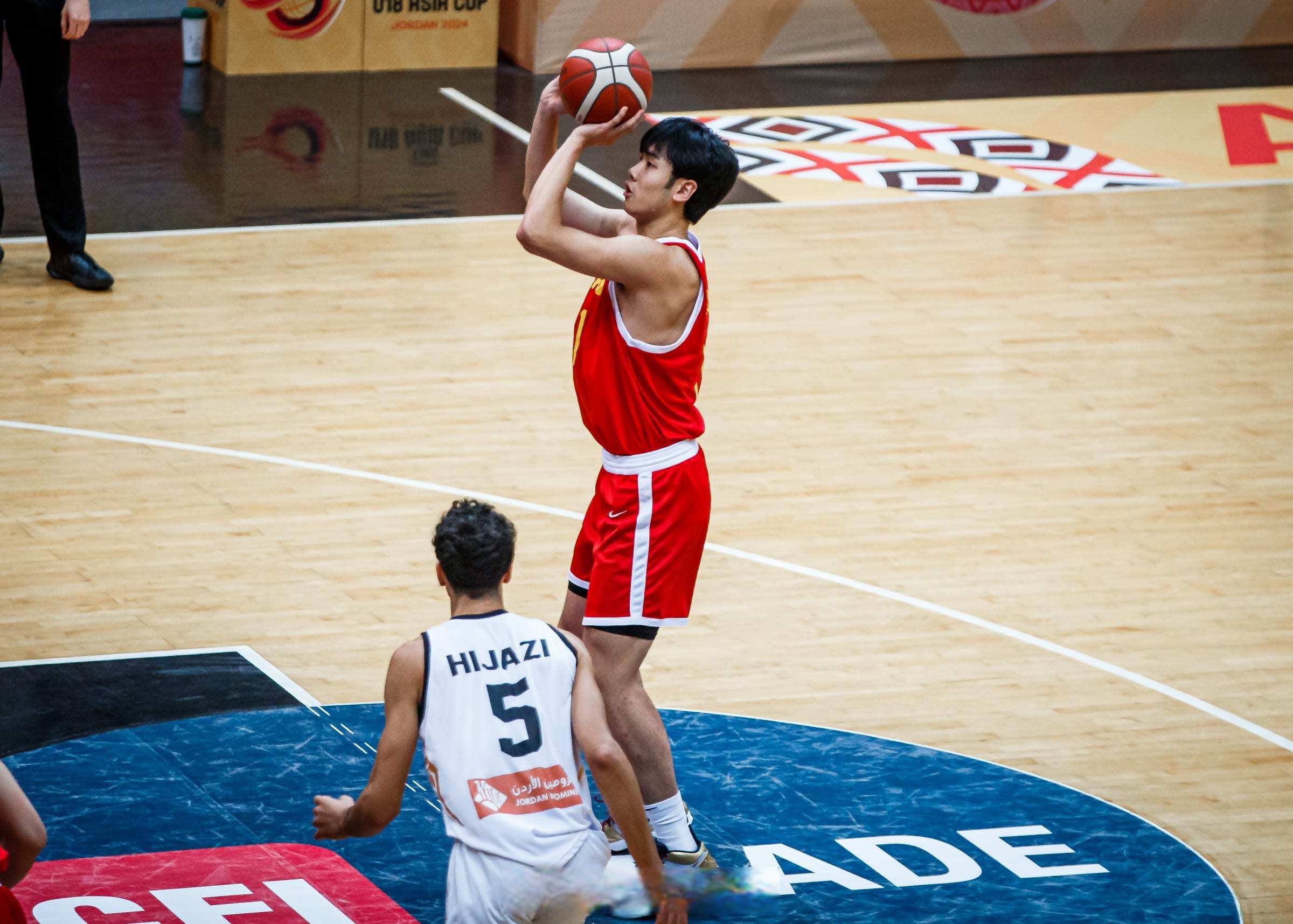 九游棋牌 -包含关键时刻多伦多猛龙单刀错失——欧篮联节点到来,压力陡增,年轻球员得到机会的词条